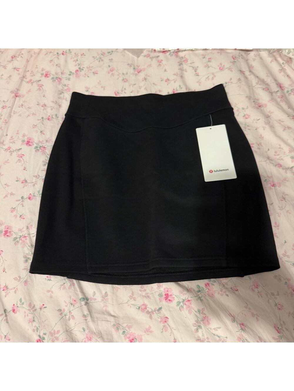 Lululemon Athletica Scuba HR mini Skirt